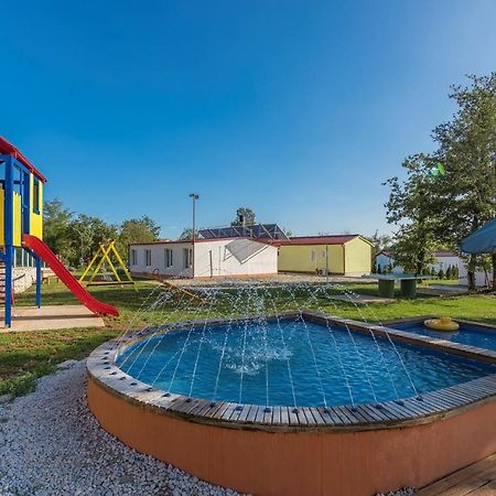 Holiday Park Village Jelovci Kringa Екстер'єр фото
