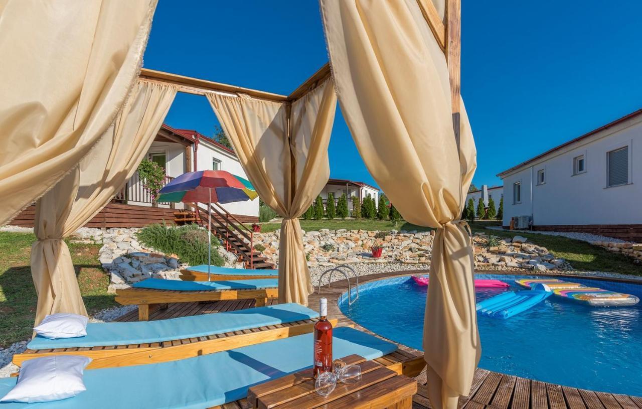 Holiday Park Village Jelovci Kringa Екстер'єр фото