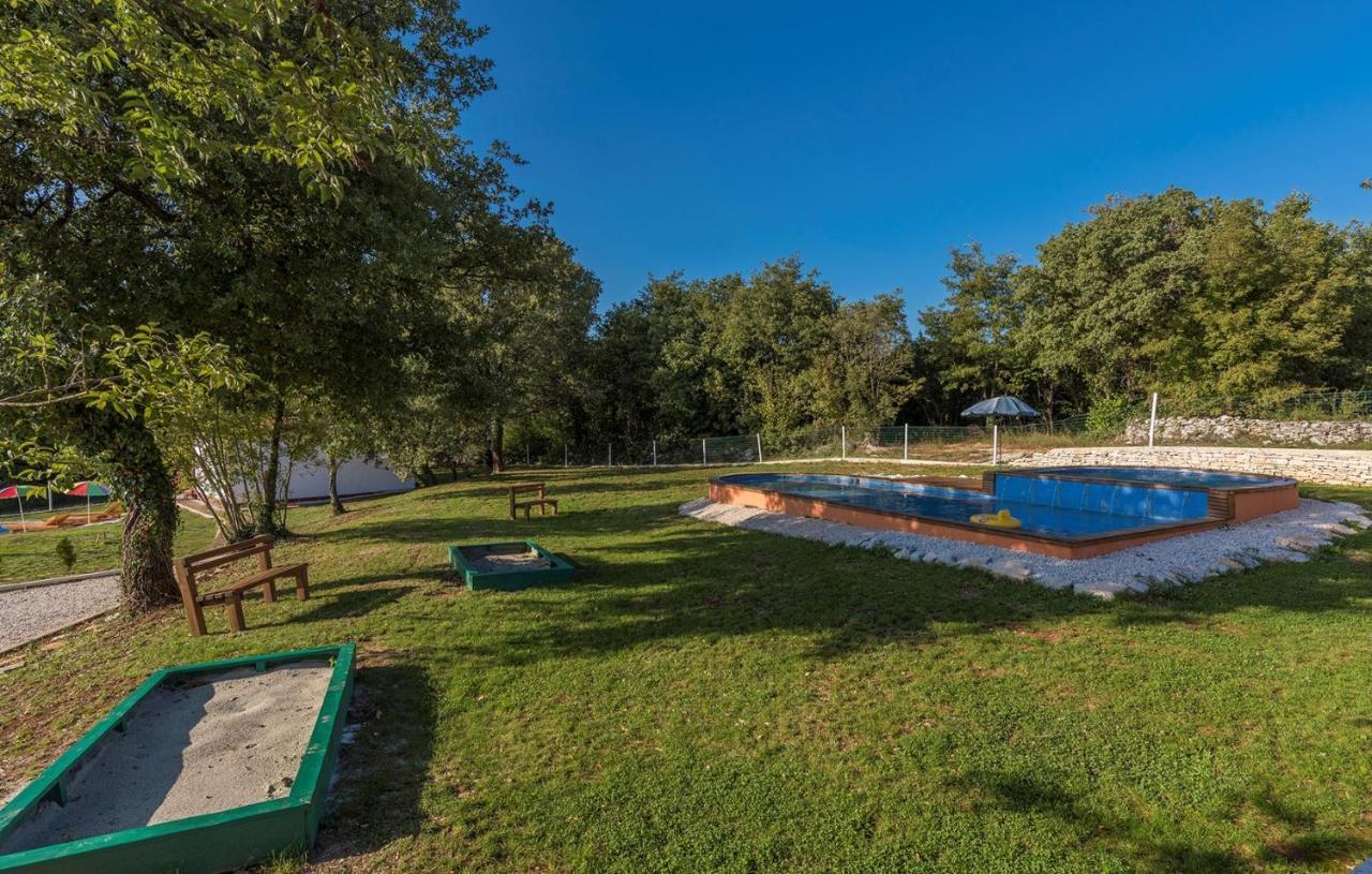 Holiday Park Village Jelovci Kringa Екстер'єр фото