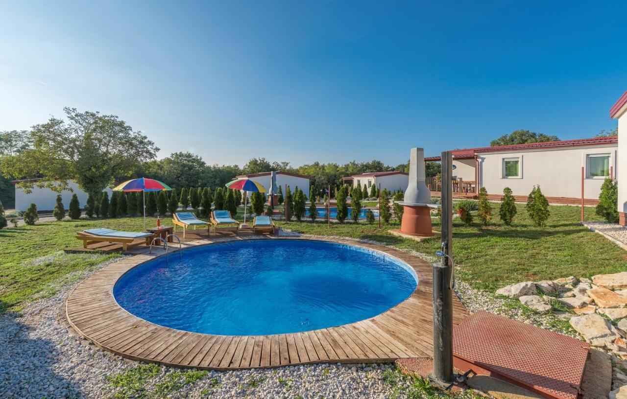 Holiday Park Village Jelovci Kringa Екстер'єр фото