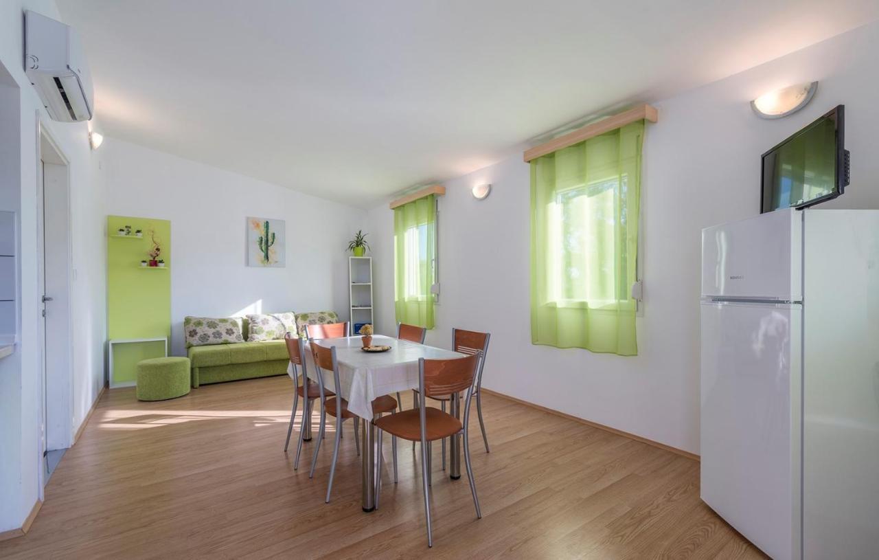 Holiday Park Village Jelovci Kringa Екстер'єр фото